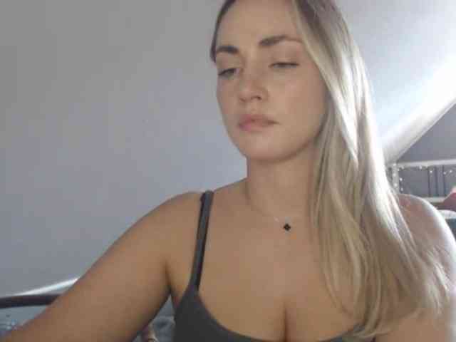 ScarlettXQueen webcam
