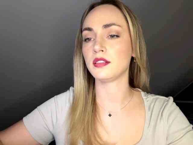 ScarlettXQueen webcam