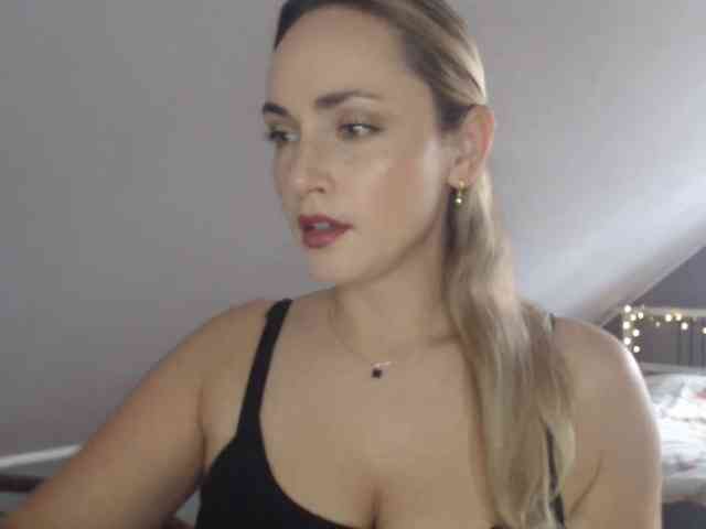 ScarlettXQueen webcam