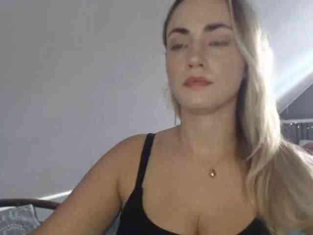 ScarlettXQueen webcam