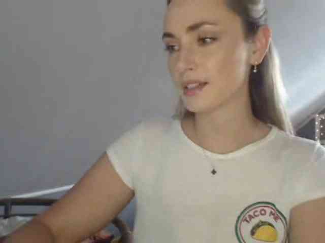 ScarlettXQueen webcam