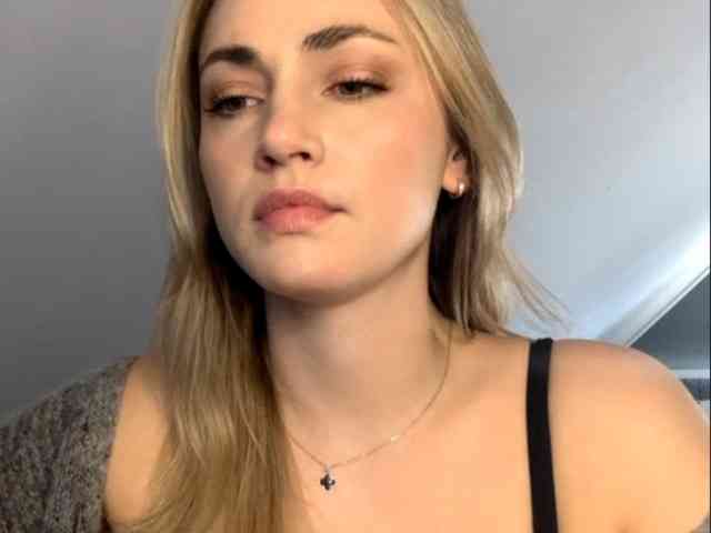 ScarlettXQueen webcam