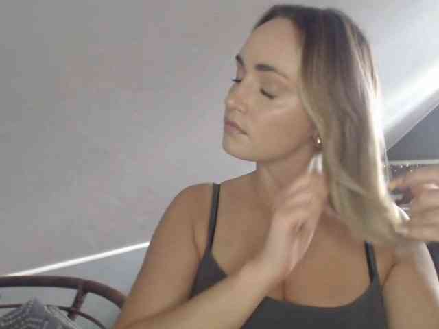 ScarlettXQueen webcam