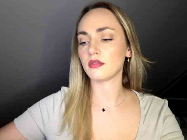 ScarlettXQueen webcam