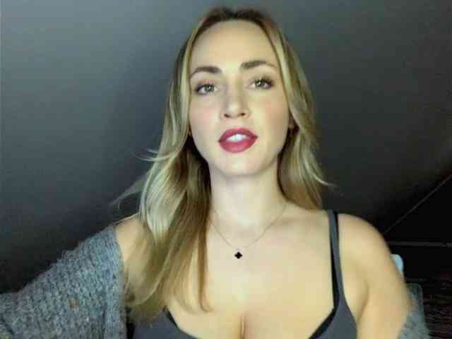 ScarlettXQueen webcam