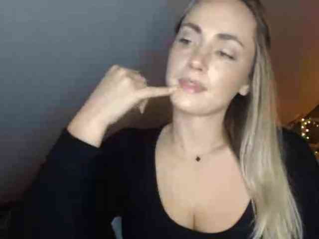 Model: ScarlettXQueen