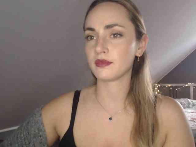 Model: ScarlettXQueen