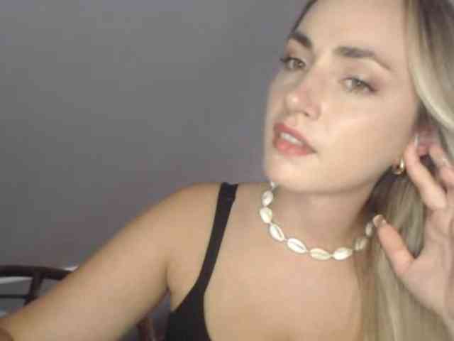 Model: ScarlettXQueen