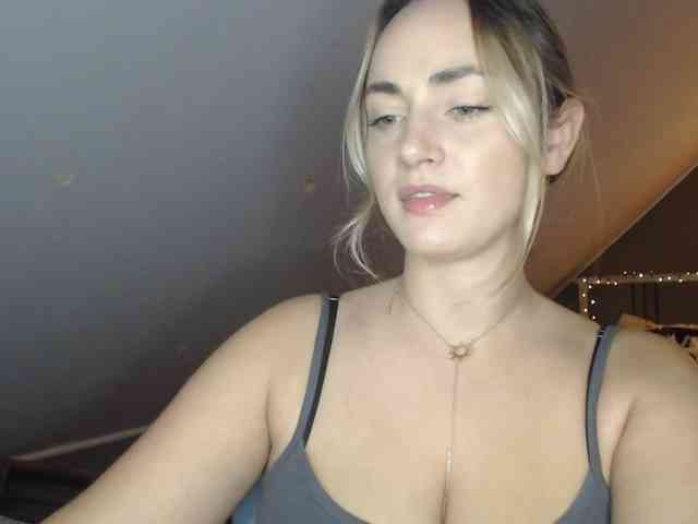 Model: ScarlettXQueen