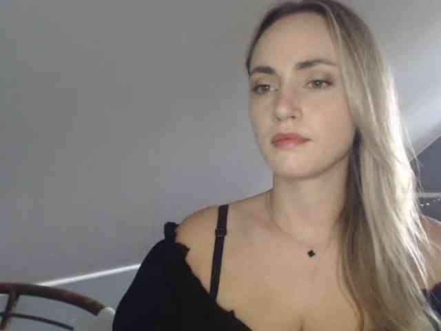 ScarlettXQueen webcam
