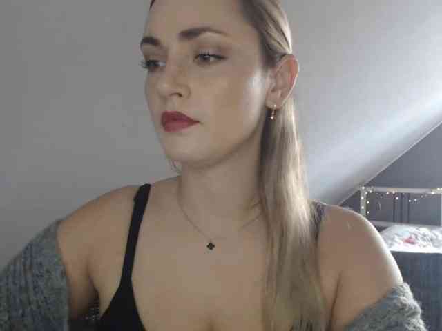 Model: ScarlettXQueen