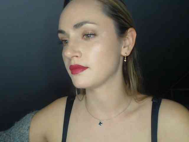 ScarlettXQueen webcam