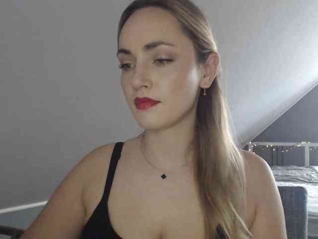 Model: ScarlettXQueen