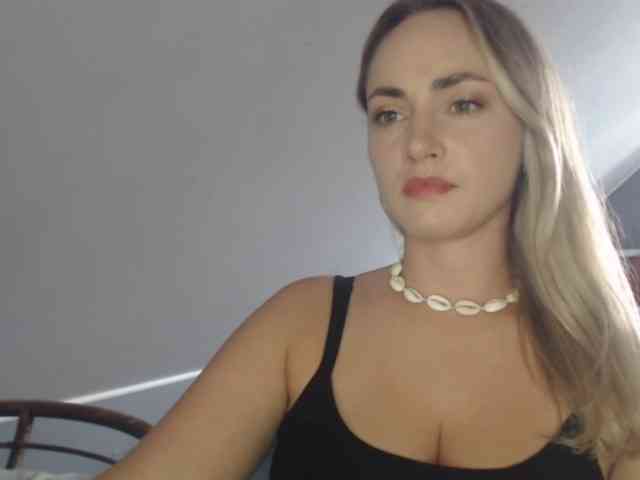 ScarlettXQueen webcam