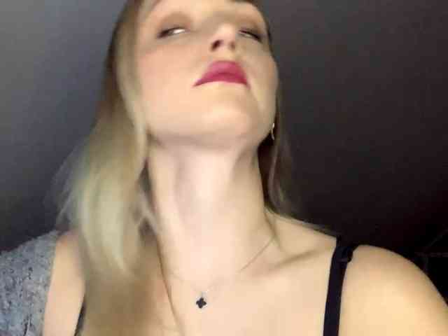 ScarlettXQueen webcam