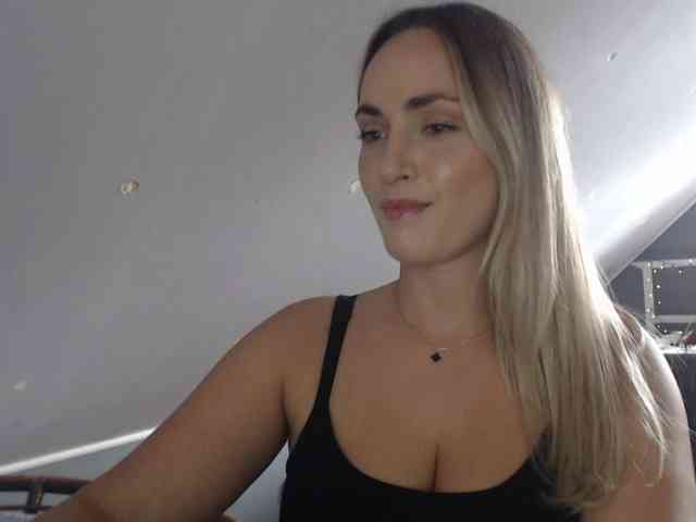 ScarlettXQueen webcam