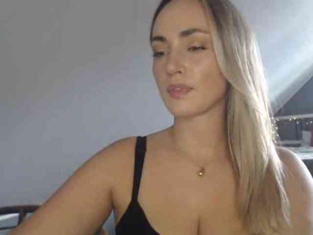 ScarlettXQueen webcam