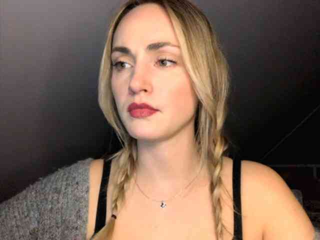 ScarlettXQueen webcam