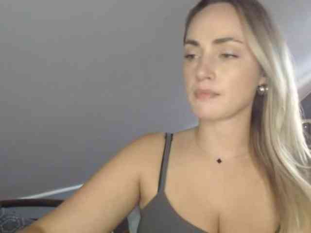 ScarlettXQueen webcam