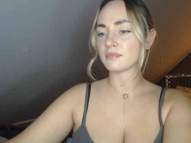 ScarlettXQueen webcam
