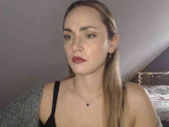 ScarlettXQueen webcam