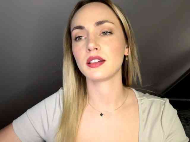 ScarlettXQueen webcam