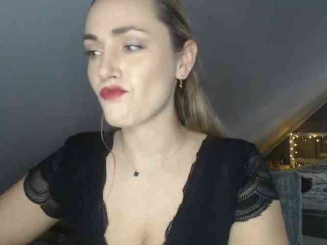 ScarlettXQueen webcam