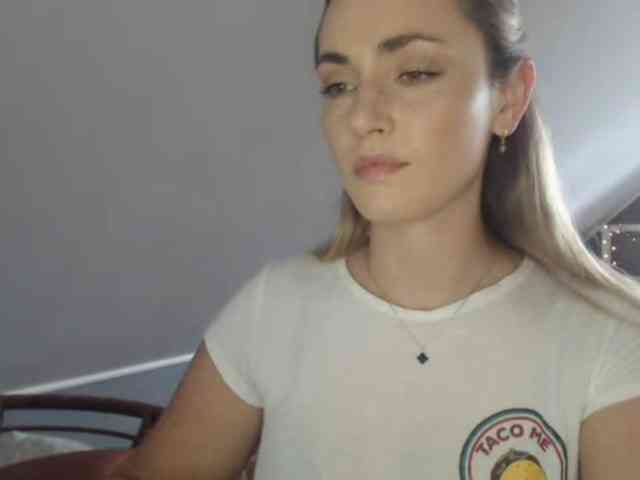 ScarlettXQueen webcam
