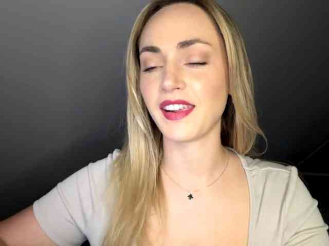 ScarlettXQueen webcam