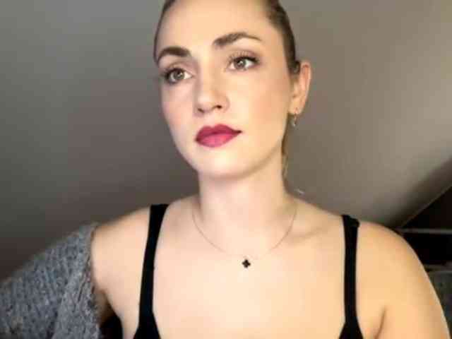 Model: ScarlettXQueen