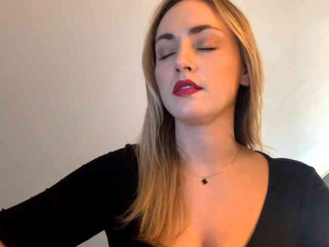 ScarlettXQueen webcam
