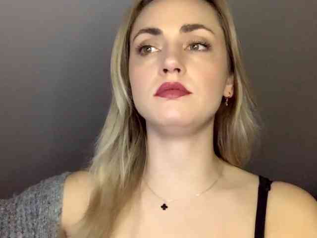 ScarlettXQueen webcam