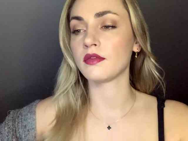 ScarlettXQueen webcam