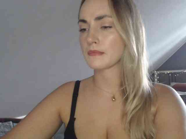 ScarlettXQueen webcam