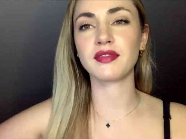 ScarlettXQueen webcam