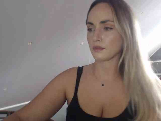 ScarlettXQueen webcam