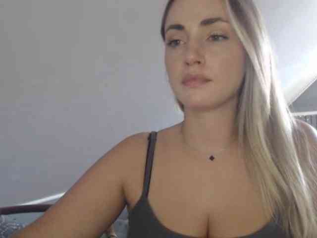 Model: ScarlettXQueen