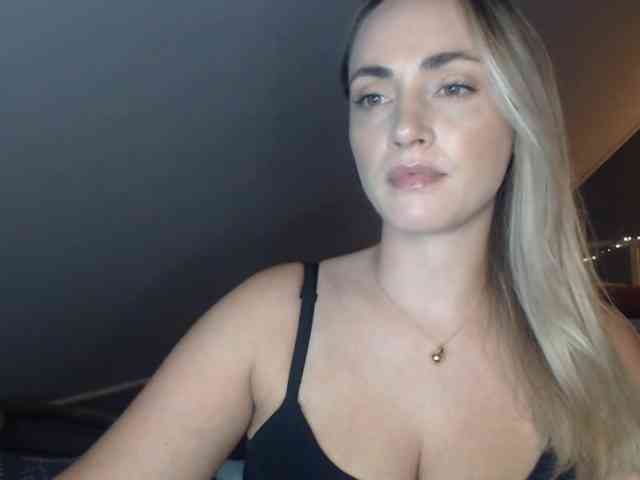 Model: ScarlettXQueen