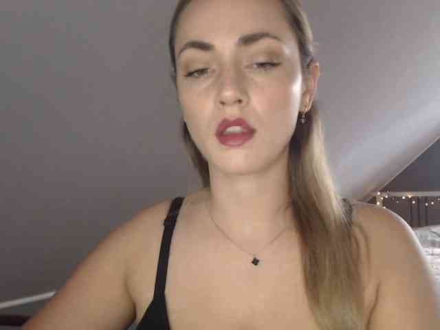 ScarlettXQueen webcam