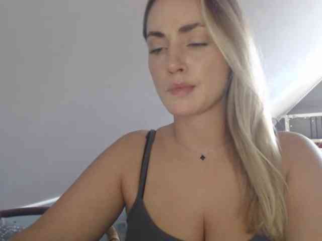 ScarlettXQueen webcam