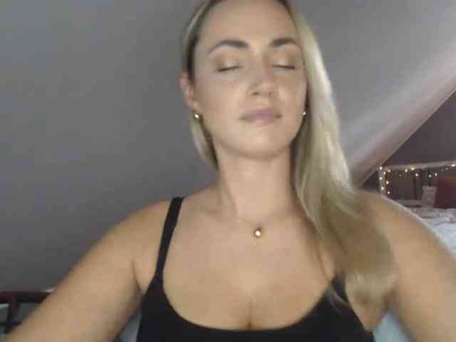 ScarlettXQueen webcam