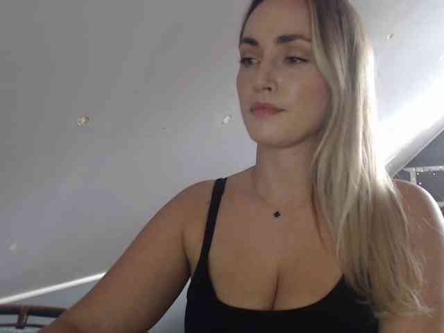 ScarlettXQueen webcam