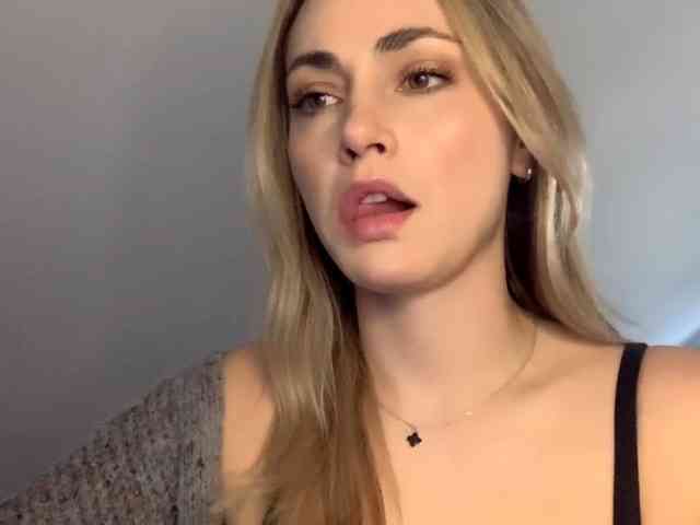 Model: ScarlettXQueen