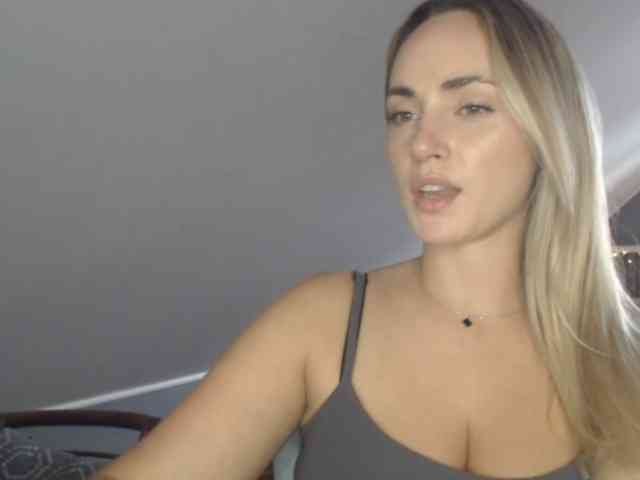 ScarlettXQueen webcam