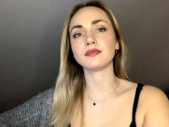 ScarlettXQueen webcam
