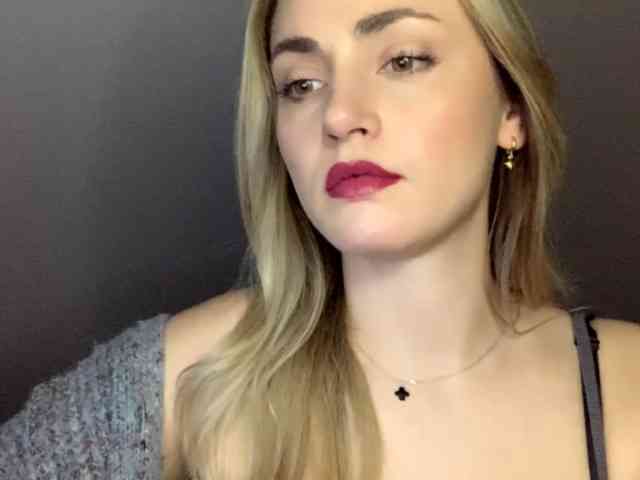 ScarlettXQueen webcam