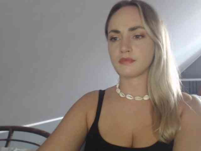 ScarlettXQueen webcam