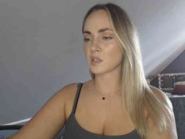 ScarlettXQueen webcam
