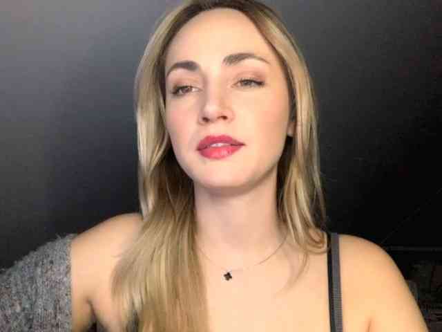 ScarlettXQueen webcam