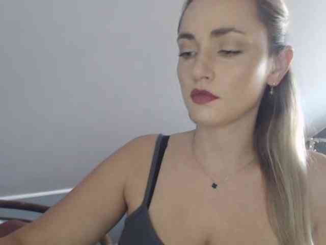 ScarlettXQueen webcam